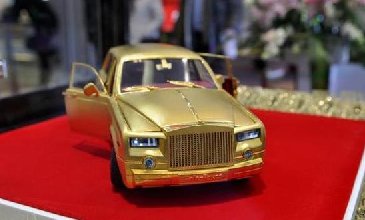 纯黄金打造劳斯莱斯模型，售价高达258万元